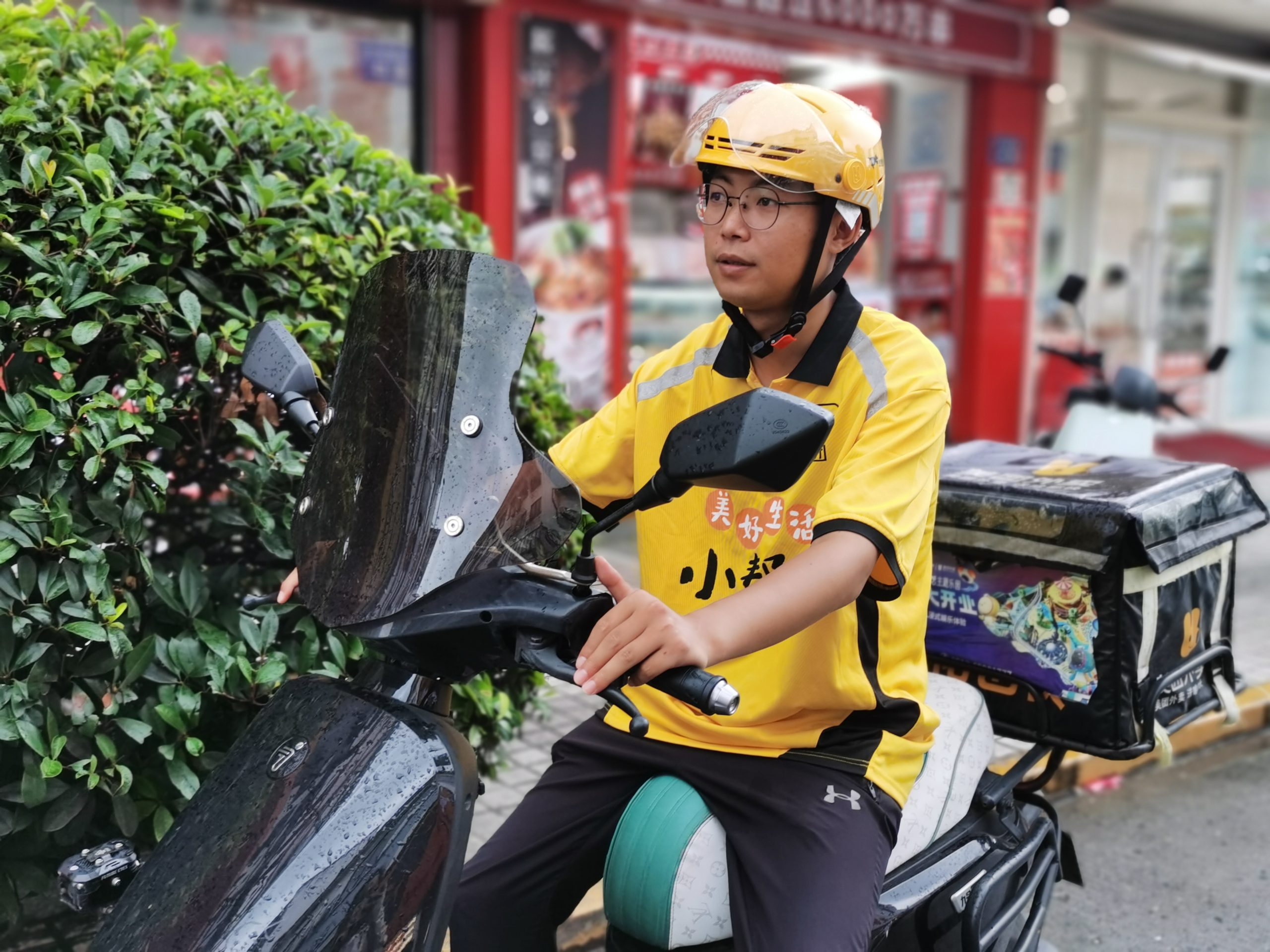 外卖行业面临的挑战：罚款与违规